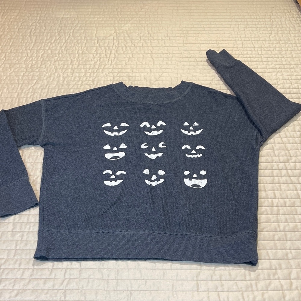 MAURICES WOMENS SIZE XS DARK Gray Halloween Pumpkin Face Sweatshirt